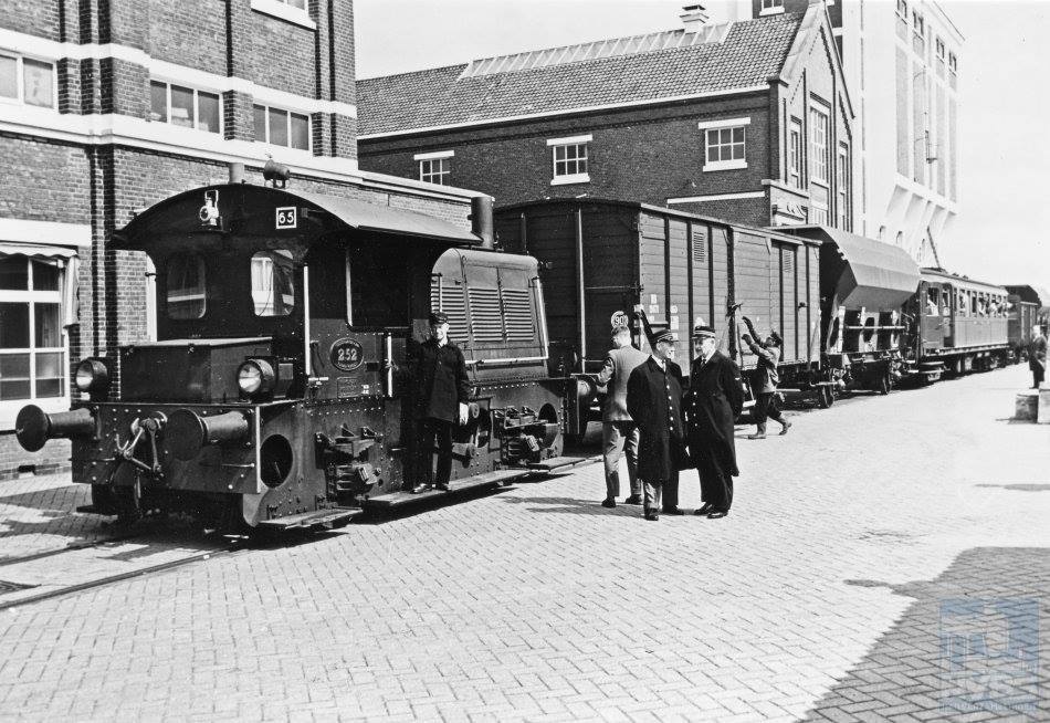 Deze foto is gevonden door Albert Stappenbeld De kolentrein uit Ruhr komt aan bij het ketelhuis